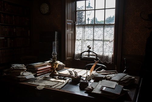 Old-fashion office